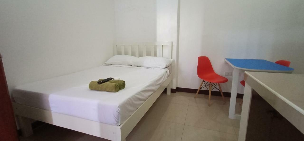 Clark-Pad Inn, Angeles City Esterno foto