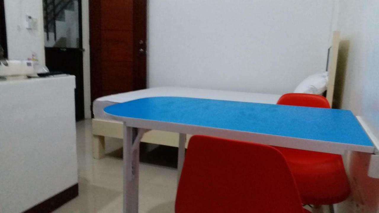 Clark-Pad Inn, Angeles City Esterno foto